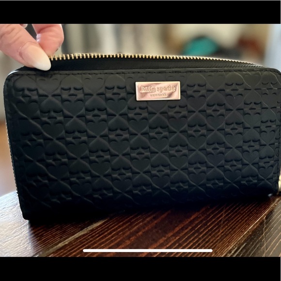 Kate Spade black leather accordion wallet. Like new condition. - Picture 3 of 4